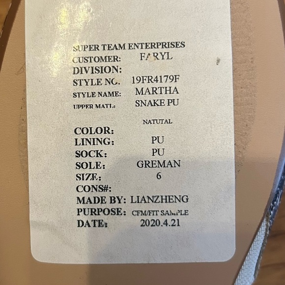 Snakeskin Patterned Women's Mules - Picture 7 of 7